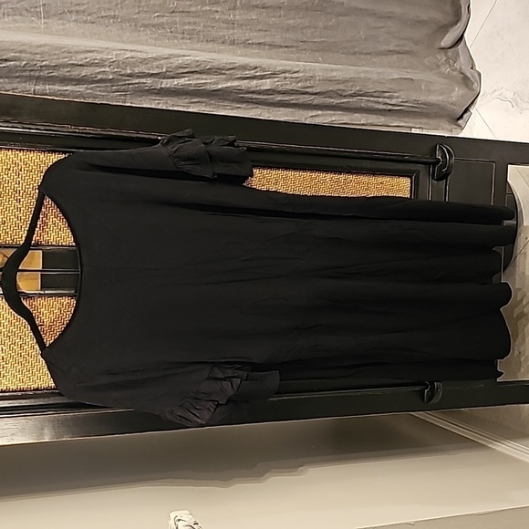 Adorable LBD with Ruffle Sleeves - Picture 4 of 6